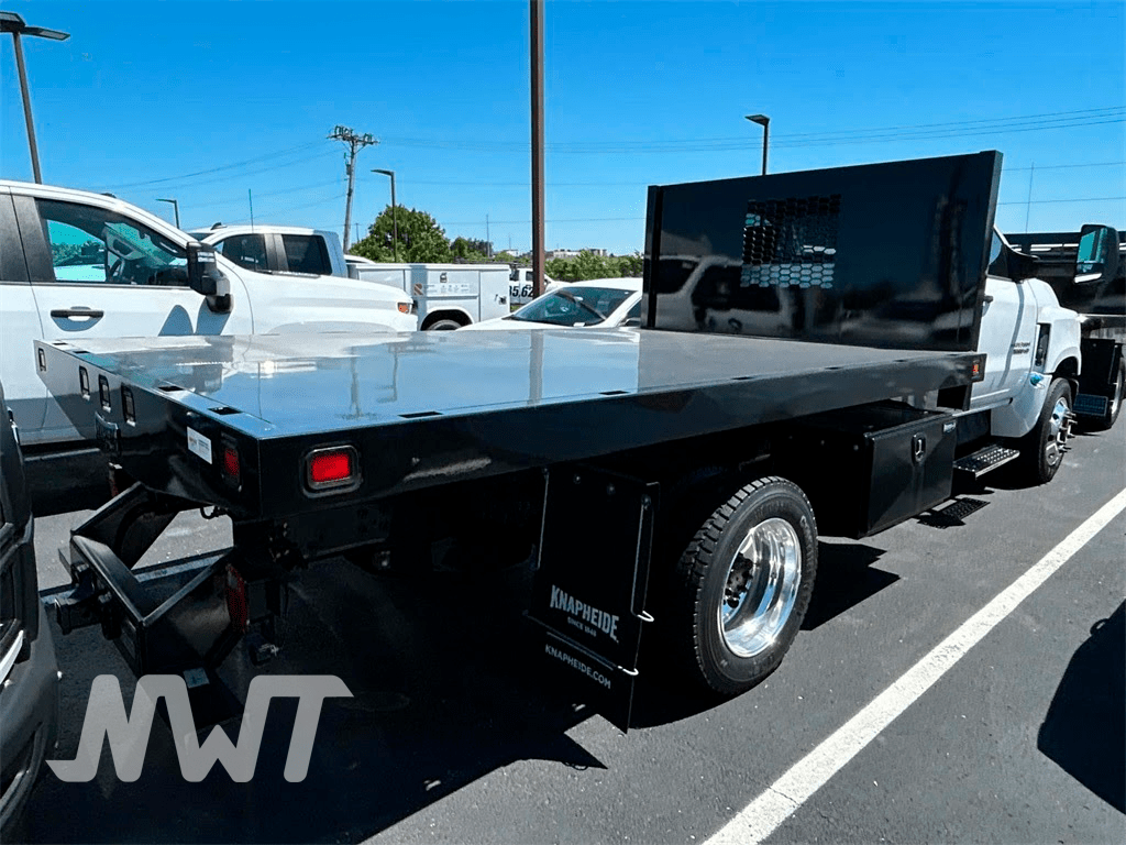 2023 Chevrolet Silverado 5500HD | Regular Cab | 12ft Flat Bed | 2wd | Diesel - New Work Trucks