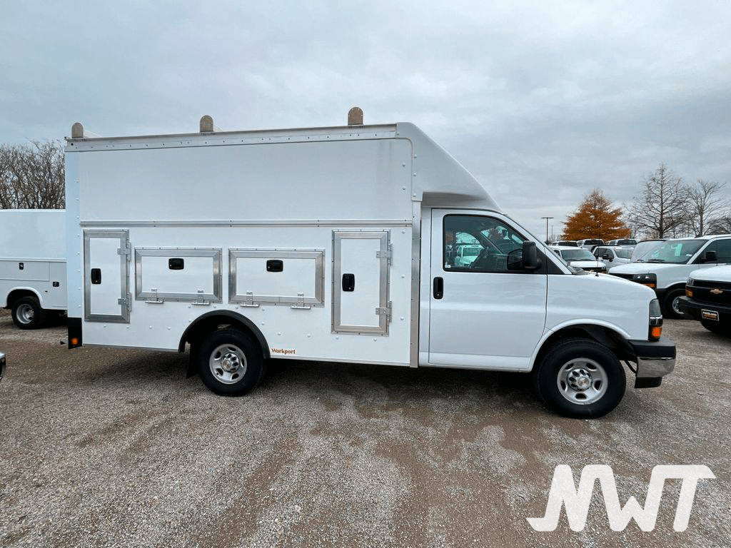2024 Chevrolet Express 3500 | 12ft Box Van - New Work Trucks