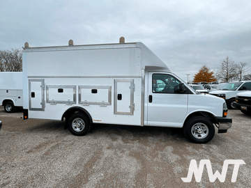 2024 Chevrolet Express 3500 | 12ft Box Van - New Work Trucks