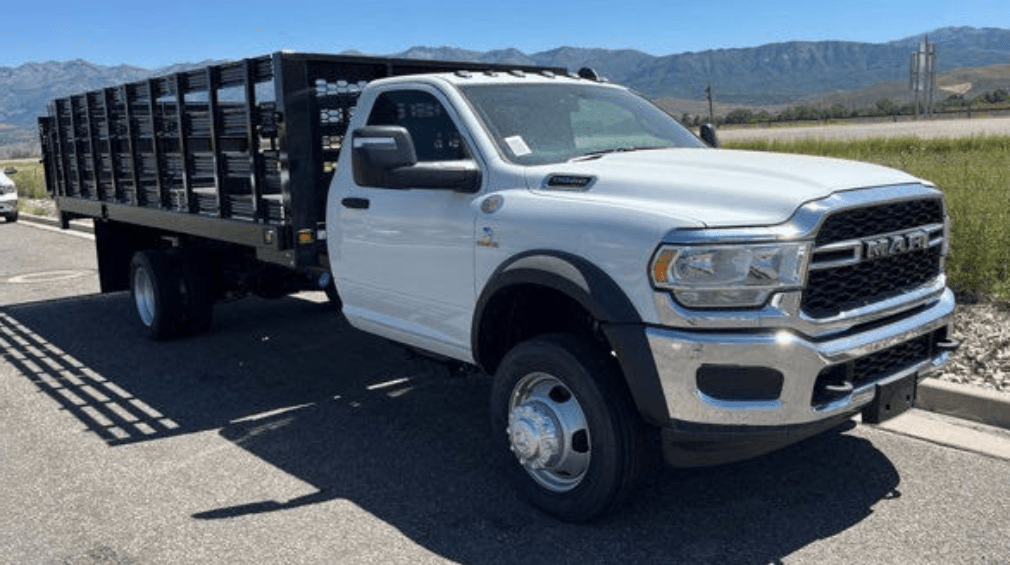 2024 RAM 5500HD | Regular Cab | 18ft Stake Bed | 2WD - New Work Trucks